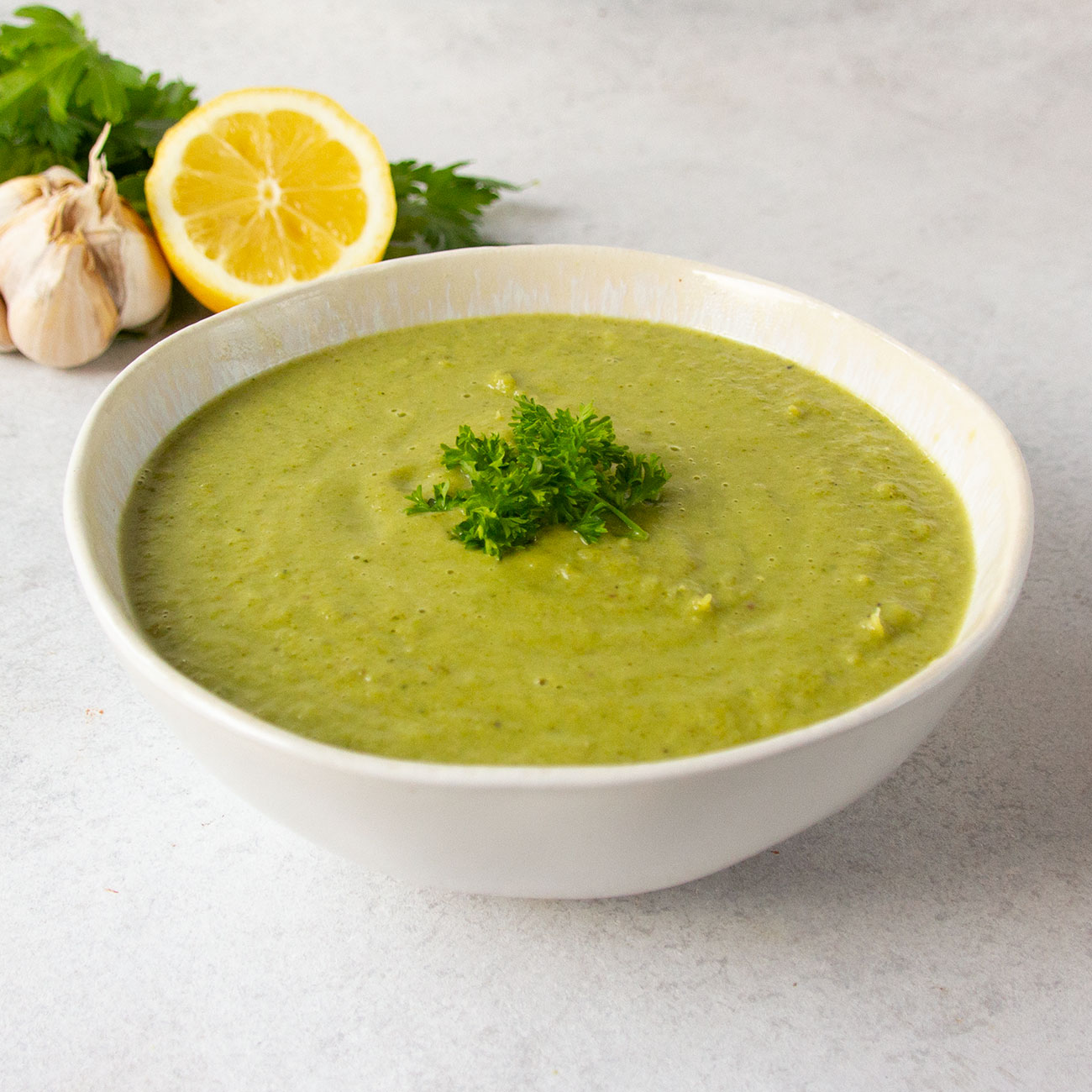 Erbsen-Kokos-Limettensuppe erfrischend und lecker - Tasty Katy