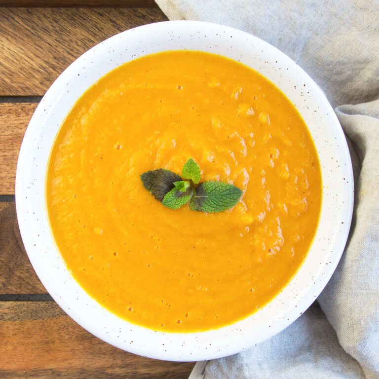 Karotten-Ingwer Suppe vegan &amp; einfach - Tasty Katy