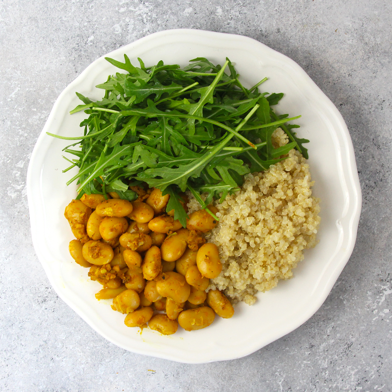 Quinoa mit weißen Curry-Bohnen und Rucola - Tasty Katy